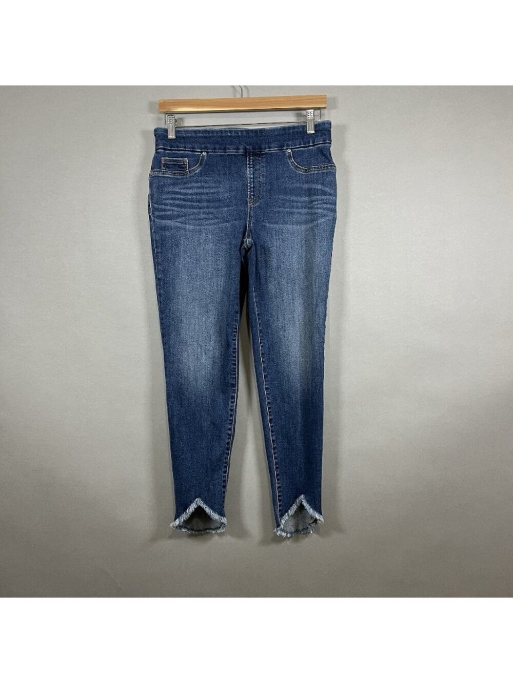 Chicos Blue Pull On Tulip Frayed Hem Mid Rise Ankle Jeggings